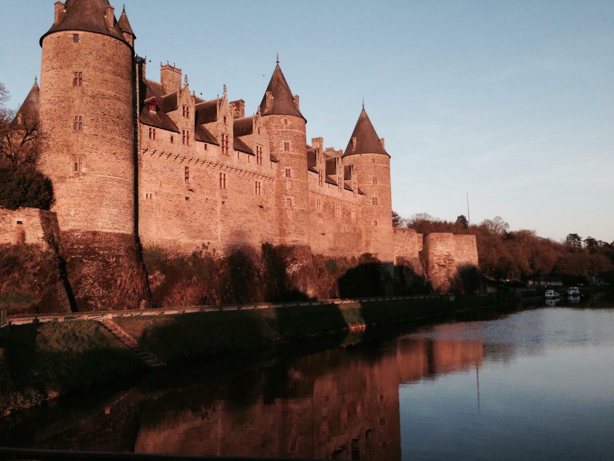 La Ville De Mainguy Josselin Eksteriør billede