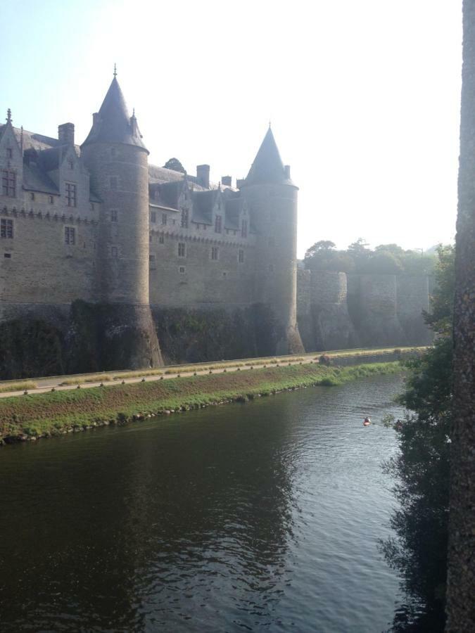 La Ville De Mainguy Josselin Eksteriør billede